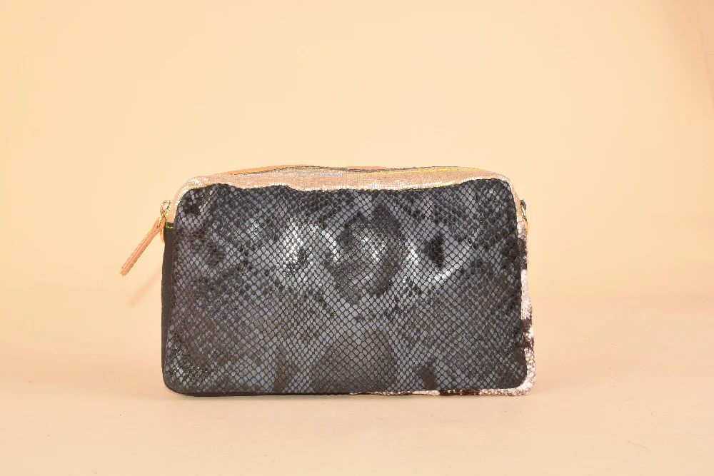 Mamma Mia Bag - Clutch in pelle patchwork con tracolla regolabile - immagine 2