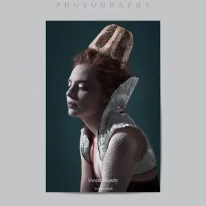 “Königin mit Pandora”