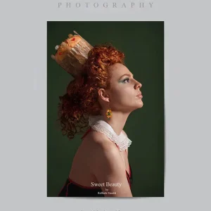 “Queen with panettone”