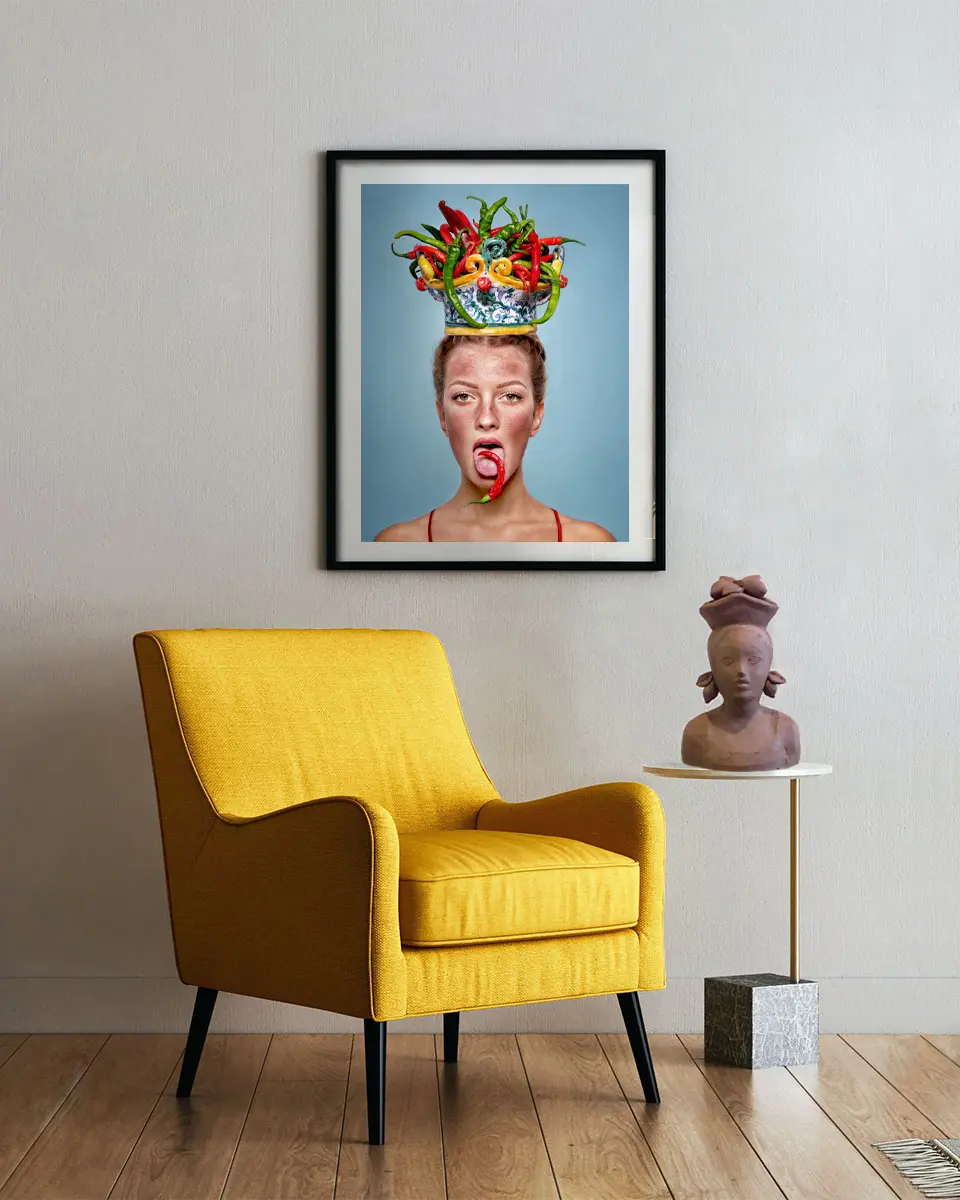 “Queen with chillies” - immagine 3